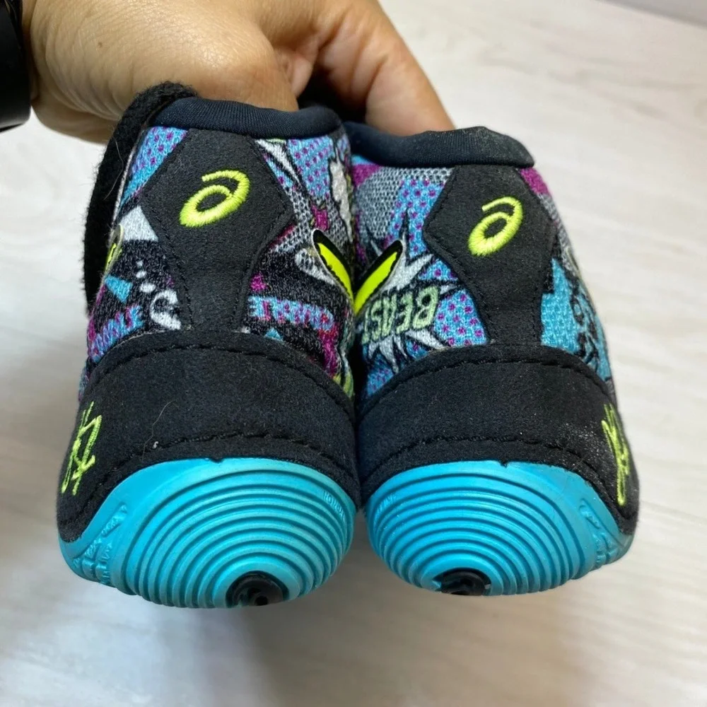 Asics Kids Size 2.5 Snapdown Wrestling Shoes Comic Pop Art Print C544Q